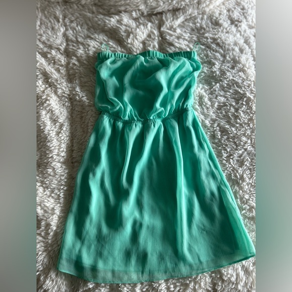 Express / Strapless Dress / Built-In Slip / Stretch Fit / No Slip / XSTP / SM - Picture 3 of 7